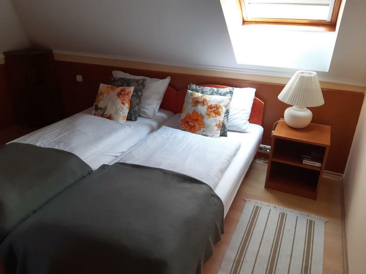 Szalay Villa Veszprém Extérieur photo