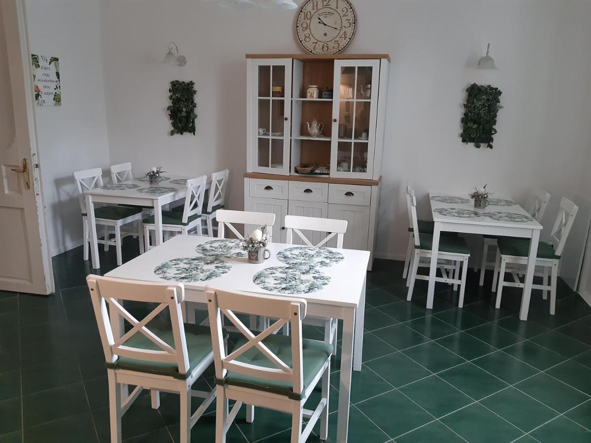 Szalay Villa Veszprém Extérieur photo
